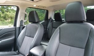 Nissan Navara DCI N-GUARD SHR DCB, FSH, Tow Bar, Tonneau Cover, Sunroof 360 Camera VAT Q 20