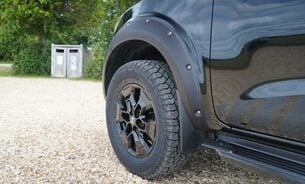 Nissan Navara DCI N-GUARD SHR DCB, FSH, Tow Bar, Tonneau Cover, Sunroof 360 Camera VAT Q 27