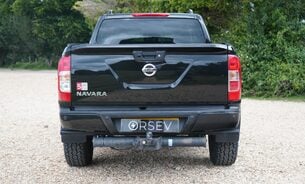 Nissan Navara DCI N-GUARD SHR DCB, FSH, Tow Bar, Tonneau Cover, Sunroof 360 Camera VAT Q 33