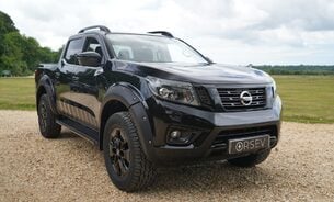 Nissan Navara DCI N-GUARD SHR DCB, FSH, Tow Bar, Tonneau Cover, Sunroof 360 Camera VAT Q 35