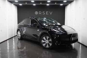 Tesla Model Y RWD Later Comfort Suspension Pano Roof Heated Steering Wheel and Seats 
