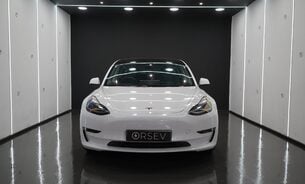 Tesla Model 3 Long Range Heat Pump Heated Steering Wheel Panoramic Roof Black Interior  7