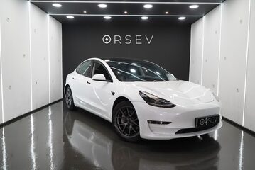 Tesla Model 3 Long Range Heat Pump Heated Steering Wheel Panoramic Roof Black Interior 