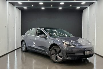 Tesla Model 3 Standard Range Plus, TOW BAR! One Owner, Midnight Metallic, Panoramic Roof