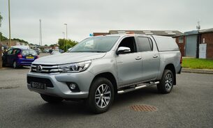 Toyota Hilux INVINCIBLE 4WD D-4D DCB, FSH Fresh MOT Recent New Rear Tyres TowBar 1 Owner 3