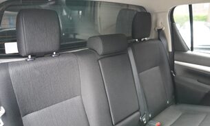 Toyota Hilux INVINCIBLE 4WD D-4D DCB, FSH Fresh MOT Recent New Rear Tyres TowBar 1 Owner 23