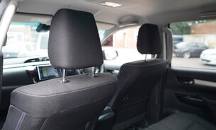 Toyota Hilux INVINCIBLE 4WD D-4D DCB, FSH Fresh MOT Recent New Rear Tyres TowBar 1 Owner 25