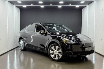 Tesla Model Y Long Range Solid Black Black Interior Panoramic Roof One Owner VAT Q