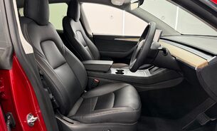 Tesla Model Y Long Range 20" Induction Wheels Multi Coat Red Pano Roof One Owner VAT Q 10