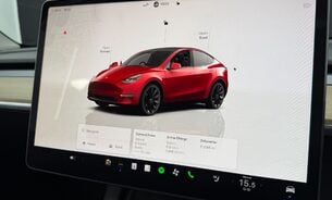 Tesla Model Y Long Range 20" Induction Wheels Multi Coat Red Pano Roof One Owner VAT Q 14