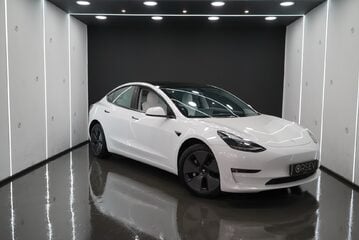 Tesla Model 3 Long Range White Interior Heat Pump Adaptive LEDs Pano Roof One Owner VATQ