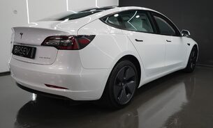 Tesla Model 3 Long Range White Interior Heat Pump Adaptive LEDs Pano Roof One Owner VATQ 4