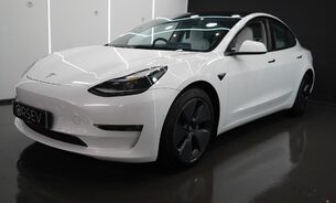 Tesla Model 3 Long Range White Interior Heat Pump Adaptive LEDs Pano Roof One Owner VATQ 9