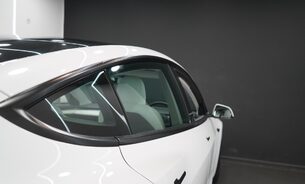 Tesla Model 3 Long Range White Interior Heat Pump Adaptive LEDs Pano Roof One Owner VATQ 5
