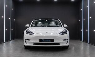 Tesla Model 3 Long Range White Interior Heat Pump Adaptive LEDs Pano Roof One Owner VATQ 5