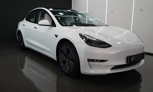 Tesla Model 3 Long Range White Interior Heat Pump Adaptive LEDs Pano Roof One Owner VATQ 8