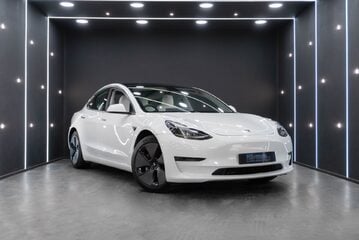 Tesla Model 3 Long Range White Interior Heat Pump Adaptive LEDs Pano Roof One Owner VATQ