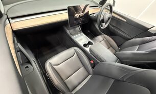 Tesla Model Y Long Range RWD, Best for Range, Later Comfort Suspension, One Owner, VAT Q 6