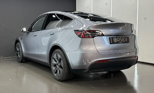 Tesla Model Y Long Range RWD, Best for Range, Later Comfort Suspension, Quicksilver Paint 3