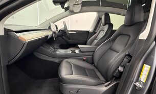 Tesla Model Y Long Range RWD, Best for Range, Later Comfort Suspension, Quicksilver Paint 4