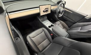 Tesla Model Y Long Range RWD, Best for Range, Later Comfort Suspension, Quicksilver Paint 6