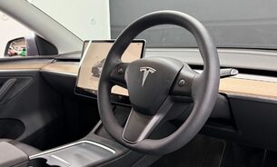 Tesla Model Y Long Range RWD, Best for Range, Later Comfort Suspension, Quicksilver Paint 8