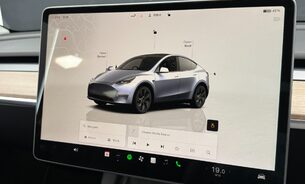 Tesla Model Y Long Range RWD, Best for Range, Later Comfort Suspension, Quicksilver Paint 14