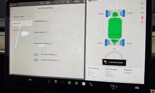 Tesla Model 3 PERFORMANCE, Midnight Silver Metallic, Heat Pump, Track Mode, Adaptive LEDs 21
