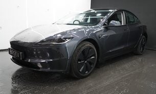 Tesla Model 3 RWD Latest Highland model Vented Seats Matrix Lights Superb Range One Owner 3