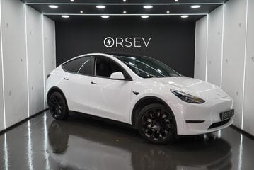 Tesla Model Y Long Range Panoramic Roof Black Interior One Owner VAT Q