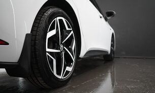 Volkswagen ID.3 Tour 77kWh Battery, 300 Mile Range, Head Up Display, Massage Seats, Rev Cam 9