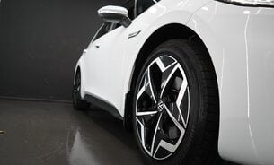Volkswagen ID.3 Tour 77kWh Battery, 300 Mile Range, Head Up Display, Massage Seats, Rev Cam 12