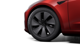 Tesla Model 3 LONG RANGE Ultra Red Black Interior  4