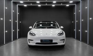 Tesla Model 3 STANDARD RANGE PLUS Low Mileage Black Interior Pano Roof Heated front Seats 2