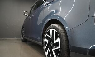 Volkswagen Id.Buzz STYLE Just Serviced by VW! IQ.LIGHT matrix LEDs Rev Cam Power Tailgate ++ 17