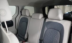 Volkswagen Id.Buzz STYLE Just Serviced by VW! IQ.LIGHT matrix LEDs Rev Cam Power Tailgate ++ 40