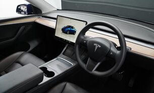 Tesla Model Y Long Range Deep Blue Metallic One Owner Premium Sound Panoramic Roof VAT Q 2