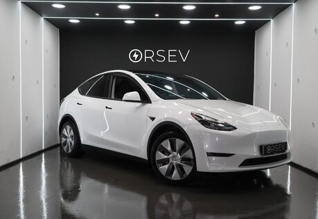 Tesla Model Y Long Range  Premium Sound Black Interior Panoramic Roof