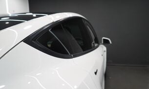Tesla Model Y Long Range One Owner Very Clean Premium Sound Black Interior Pano Roof 9