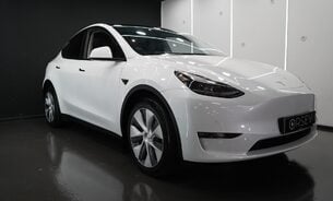 Tesla Model Y Long Range One Owner Very Clean Premium Sound Black Interior Pano Roof 13