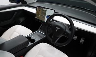 Tesla Model 3 PERFORMANCE WHITE INTERIOR ENHANCED AUTOPILOT 19" RAZOR ALLOYS VERY CLEAN! 2