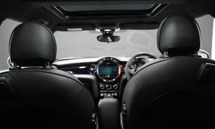 Mini Hatch Cooper S LEVEL 3 Pano Sunroof, Head Up Display, Rev Camera, Harmon Kardon 32