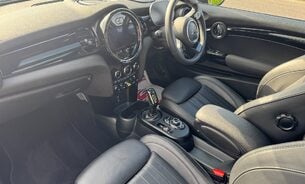 Mini Hatch Cooper S LEVEL 3 Pano Sunroof, Head Up Display, Rev Camera, Harmon Kardon 3