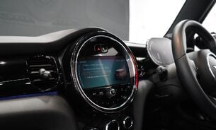 Mini Hatch Cooper S LEVEL 3 Pano Sunroof, Head Up Display, Rev Camera, Harmon Kardon 37