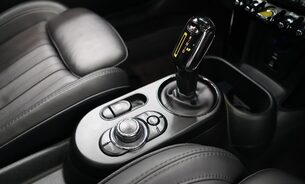 Mini Hatch Cooper S LEVEL 3 Pano Sunroof, Head Up Display, Rev Camera, Harmon Kardon 31
