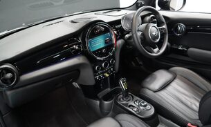 Mini Hatch Cooper S LEVEL 3 Pano Sunroof, Head Up Display, Rev Camera, Harmon Kardon 26