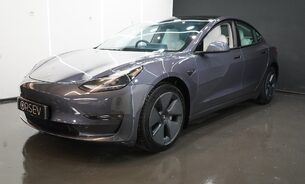 Tesla Model 3 Long Range White Interior Midnight Silver Heat Pump Pano Roof One Owner 8