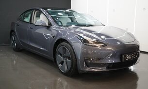 Tesla Model 3 Long Range White Interior Midnight Silver Heat Pump Pano Roof One Owner 6