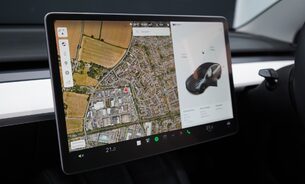 Tesla Model 3 Long Range White Interior Midnight Silver Heat Pump Pano Roof One Owner 19