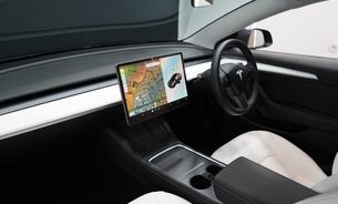 Tesla Model 3 Long Range White Interior Midnight Silver Heat Pump Pano Roof One Owner 17